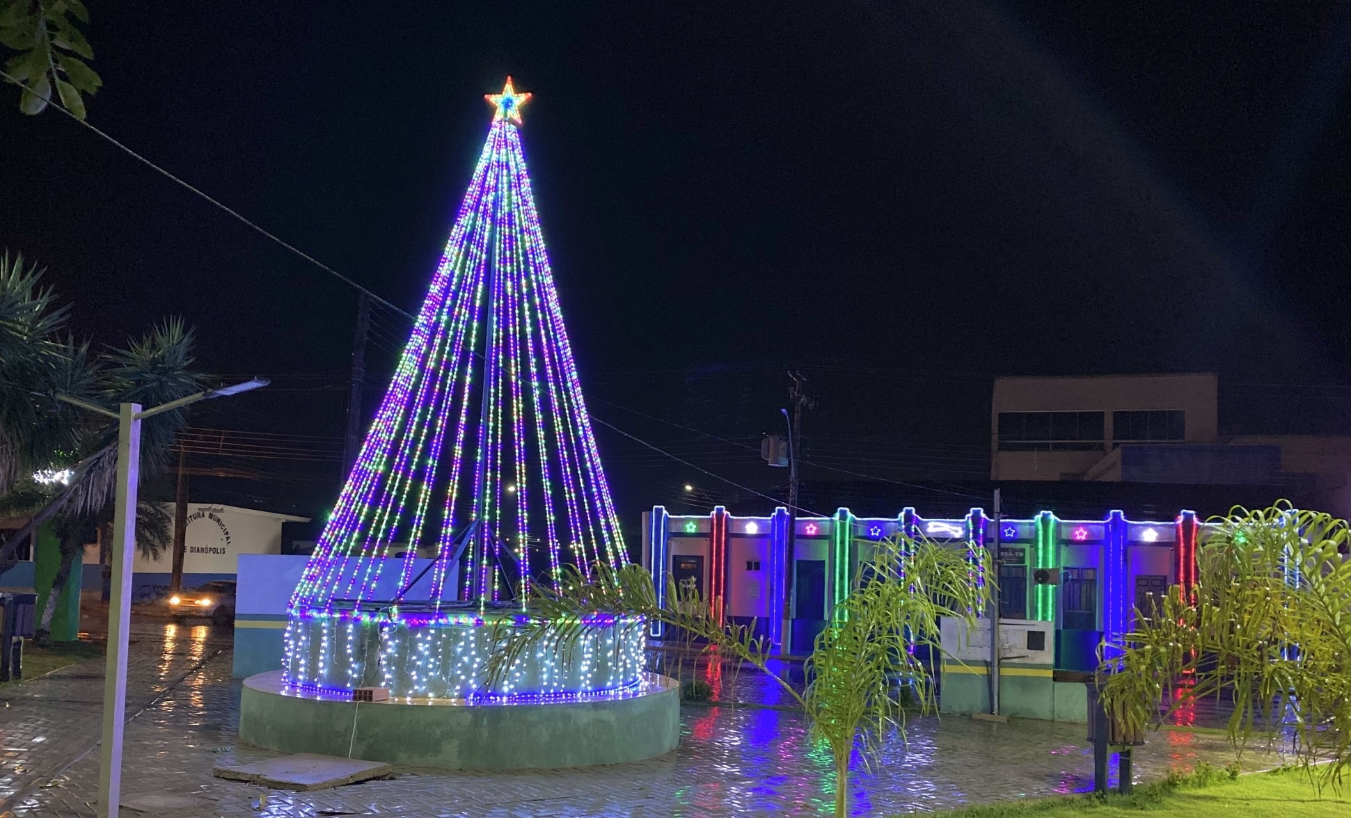 Prefeitura inaugura iluminação natalina neste domingo (05)