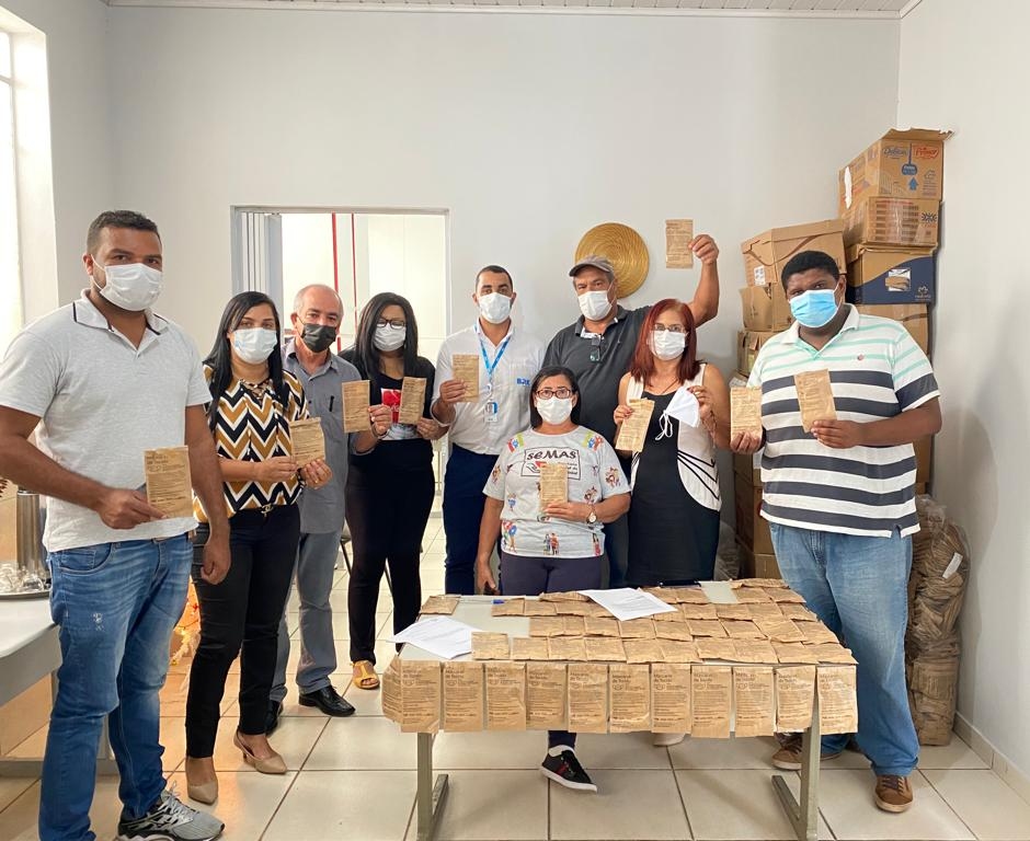 Prefeitura recebe da BRK Ambiental e Rede Asta, 15 mil máscaras feitas por costureiras de Dianópolis 