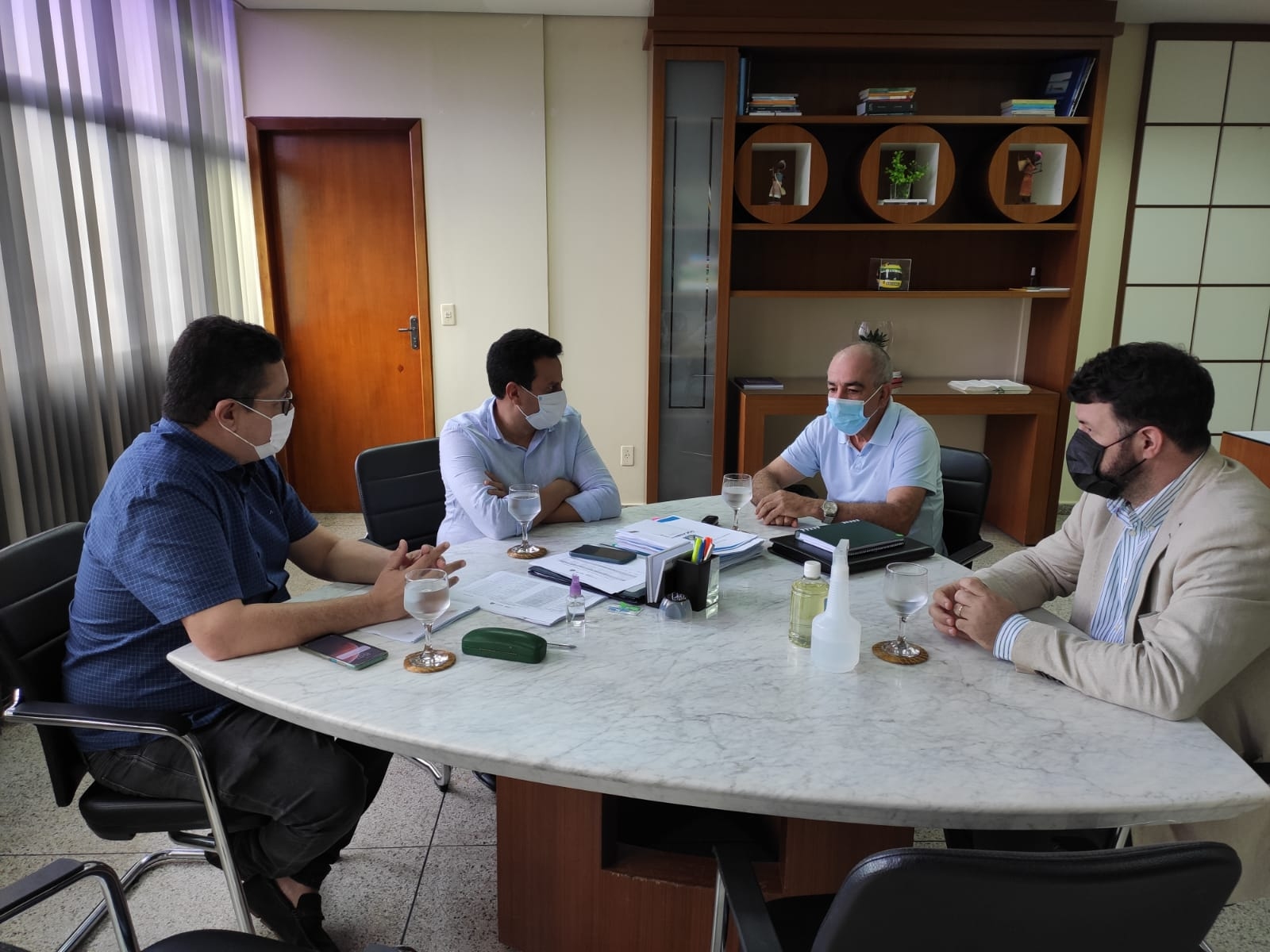 Em Palmas, o prefeito José Salomão realiza visita ao titular da Seduc e aborda pautas de interesses mútuos 
