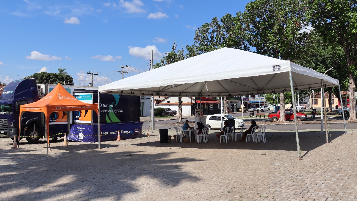 Caminhão do projeto ‘Nossa Energia’ estaciona em Dianópolis com programação especial e sorteios